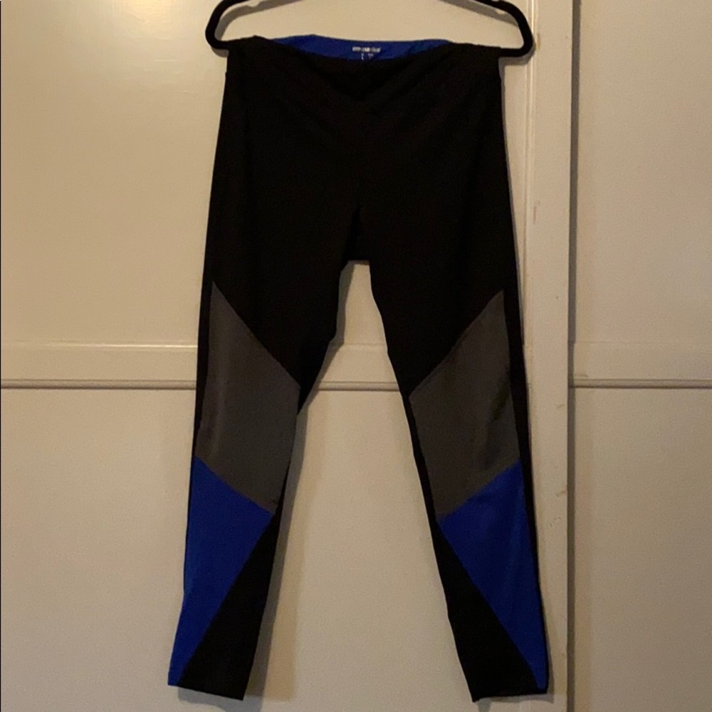 Marika mid calf Capri leggings